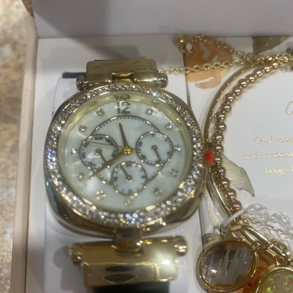 NWT Alexis Bendel Gold and Black Watch with Opal Bracelet Set - Picture 6 of 7
